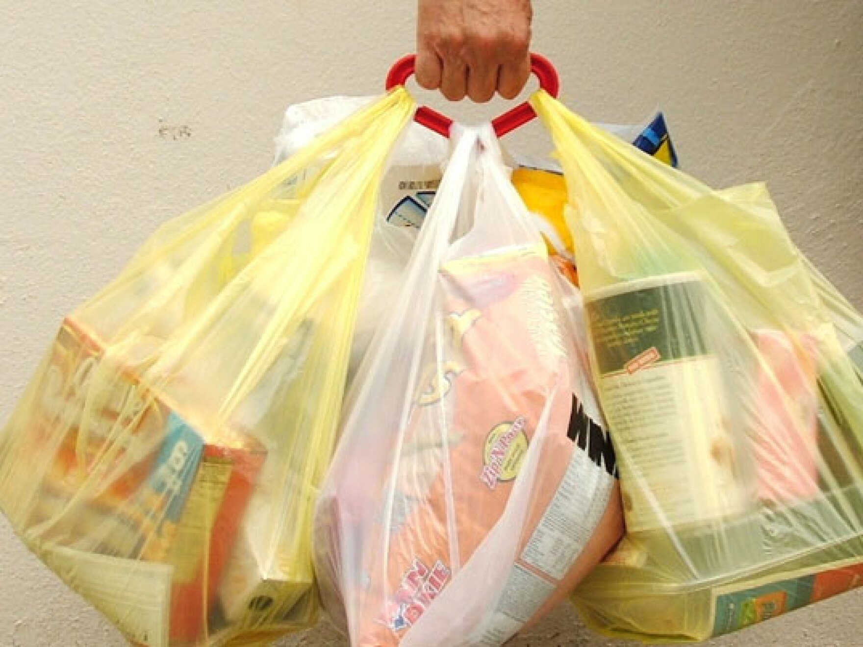 Много пакетов с продуктами